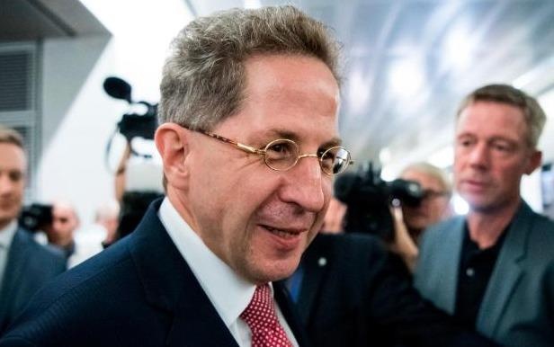 Giam doc tinh bao Duc mat chuc vi cao buoc thien vi phe cuc huu hinh anh