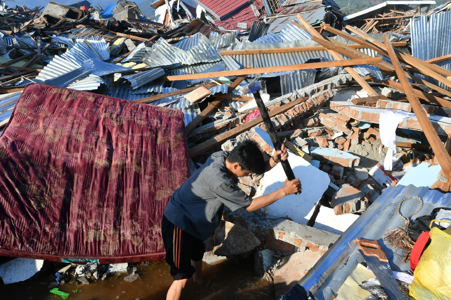 dong dat song than tai Indonesia anh 1