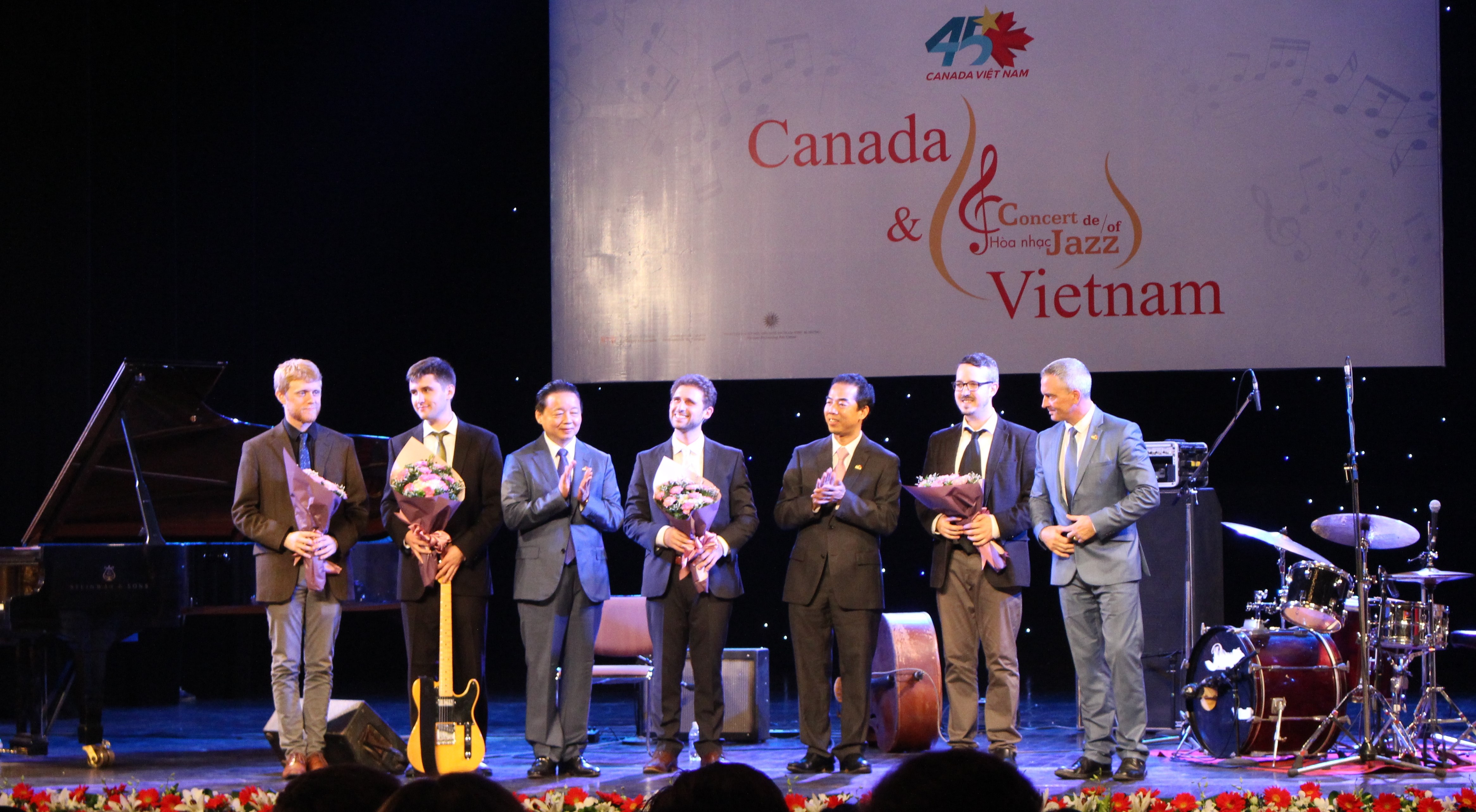 quan he ngoai giao Canada - Viet Nam anh 2