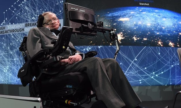 Luan van va xe lan cua Stephen Hawking sap duoc dau gia hinh anh