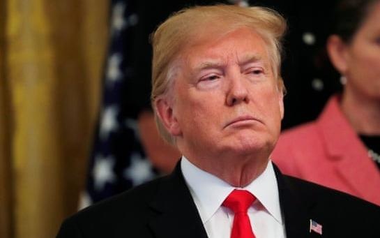 TT Trump len an vu bom gui toi Obama va Clinton hinh anh