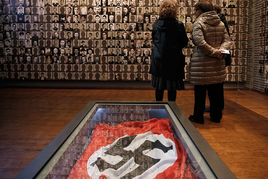 Hy Lap yeu cau Duc tra 288 ty euro den bu ton that tu The chien II hinh anh