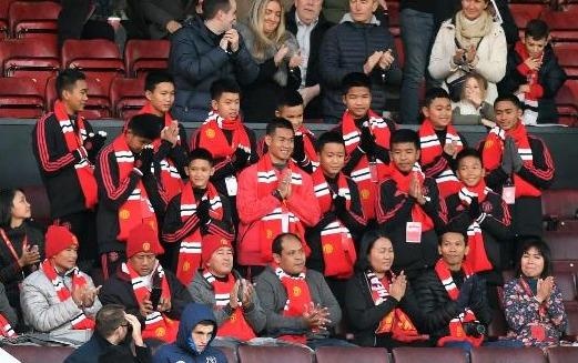 Doi bong 'Lon Rung' den Anh, thuc hien giac mo tham Manchester United hinh anh