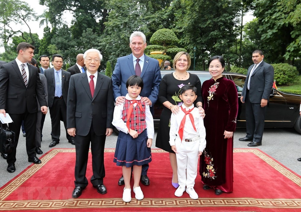 Chu tich Cuba tham Viet Nam anh 3