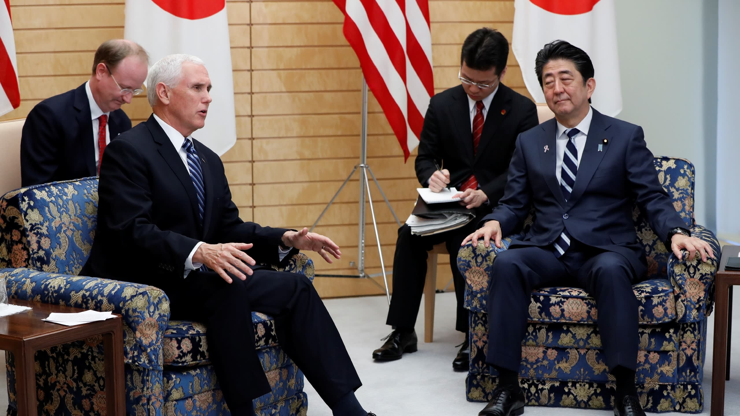 Nhat kho can bang khi ket giua cang thang My - Trung hinh anh