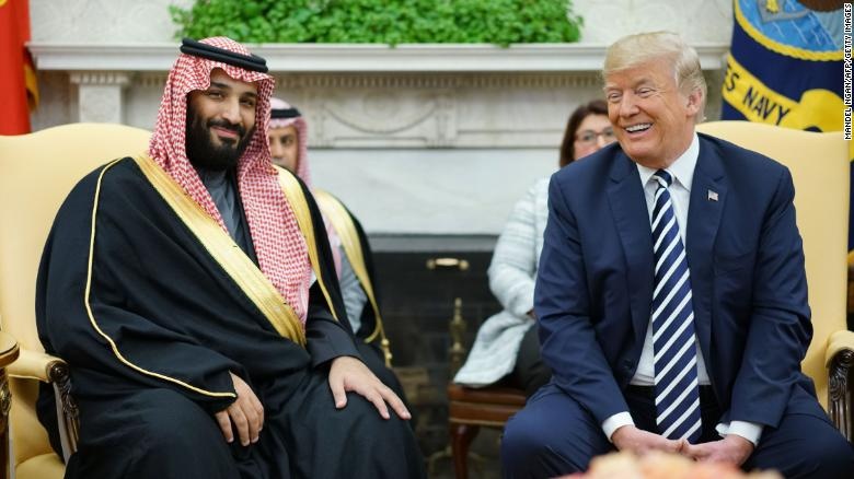 Trump tuyen bo dung ve phia Saudi Arabia bat chap vu nha bao bi giet hinh anh