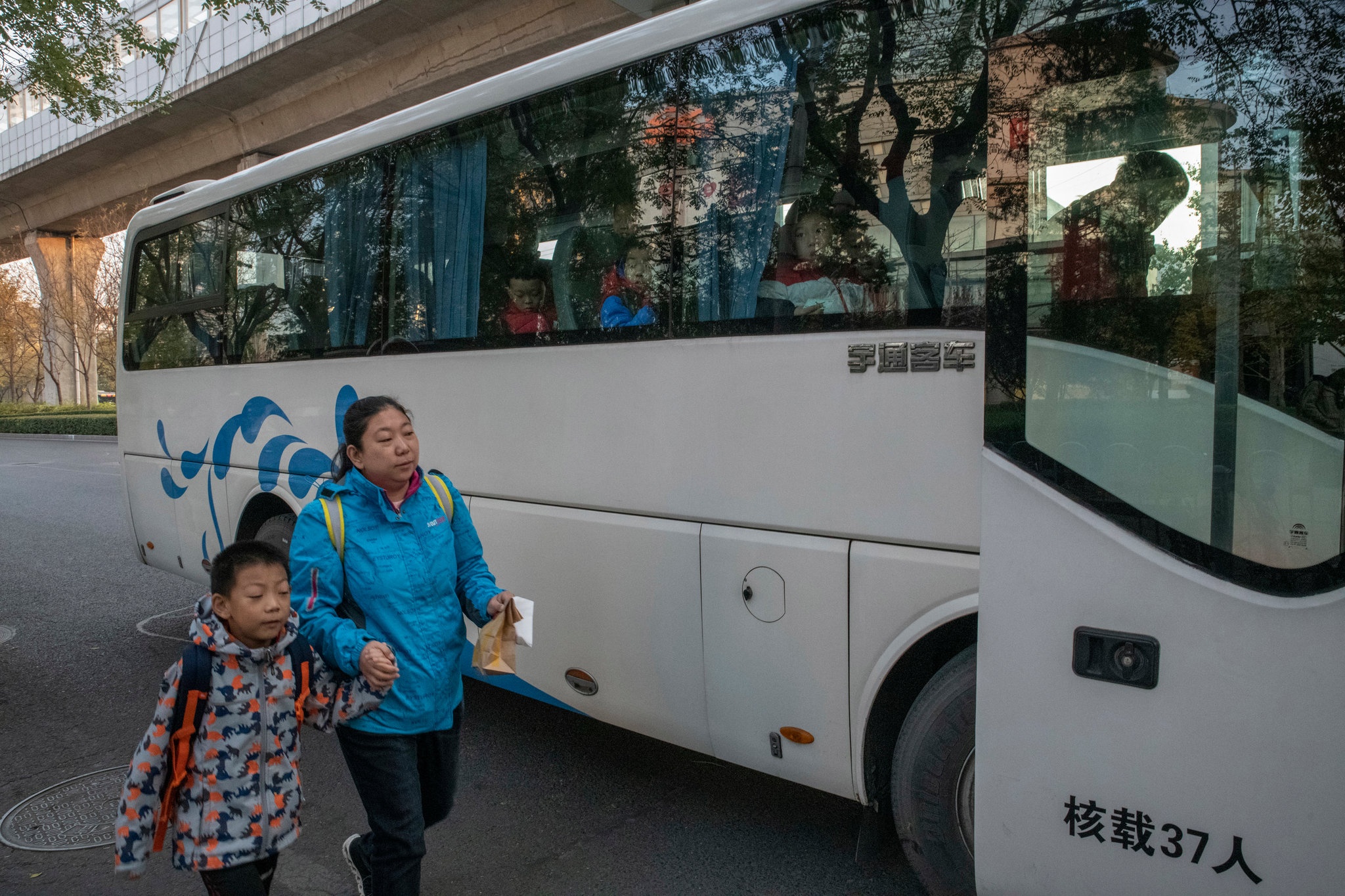 truong huan luyen be trai anh 1