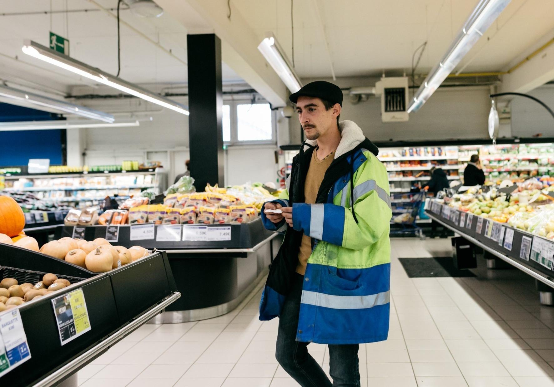 Bao loan o Paris he lo 'mot nuoc Phap khac' cua nguoi ngheo hinh anh