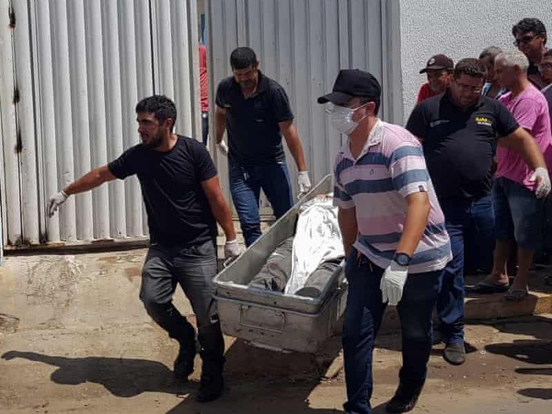 Bang cuop ngan hang dau sung voi canh sat Brazil, 12 nguoi chet hinh anh