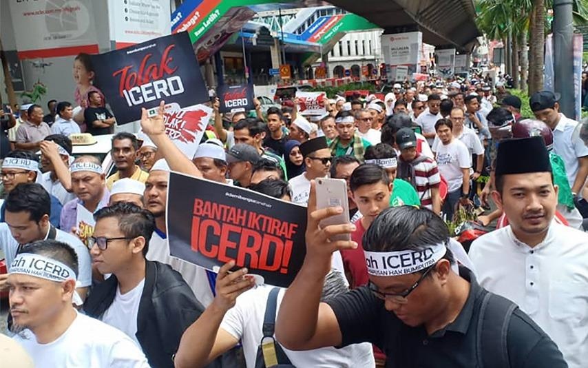 500.000 nguoi Malaysia tuan hanh phan doi xoa bo phan biet chung toc hinh anh