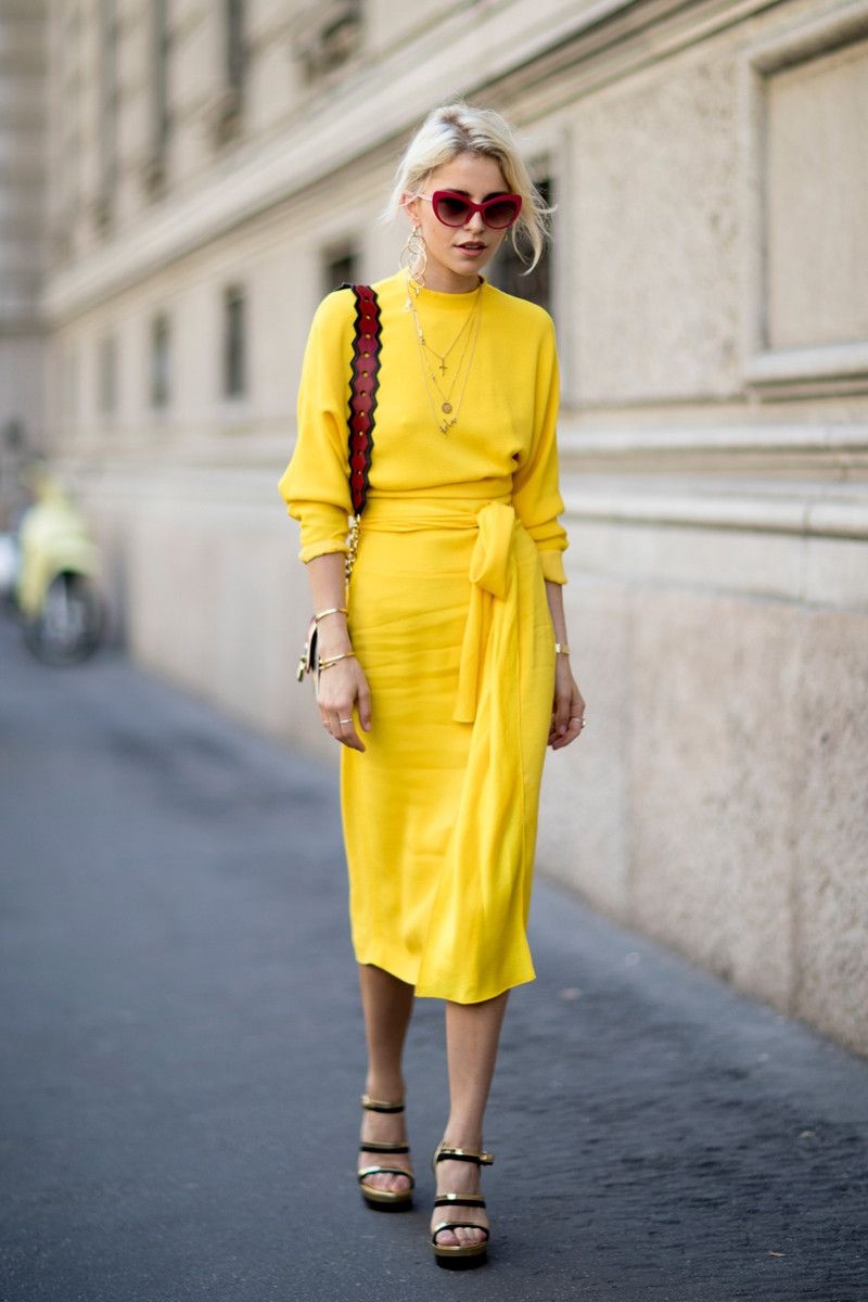 mau sac trang phuc anh 2