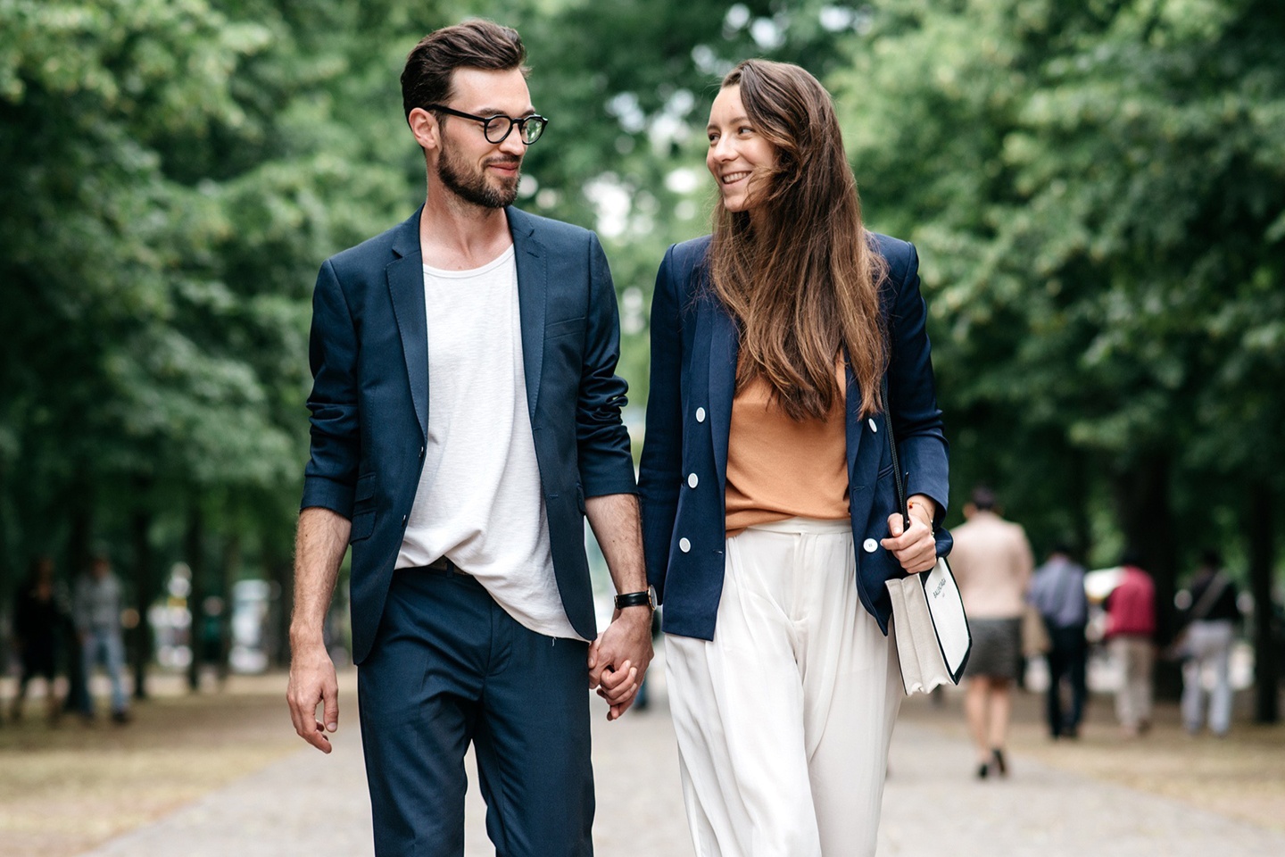 Bi quyet phoi do cho cap doi giup hai ban noi bat nhat ngay Valentine hinh anh