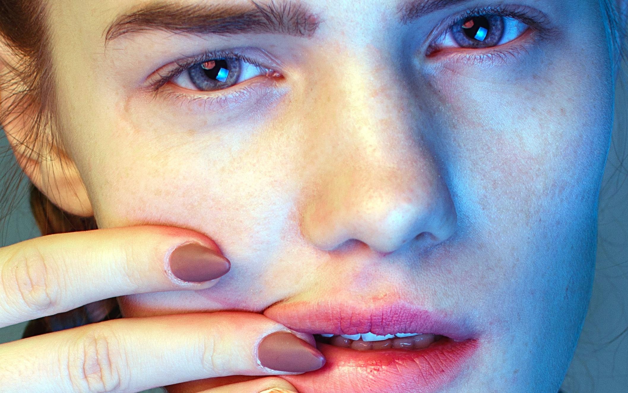 Cach giu mau son lau phai cho ngay Valentine them nong nan hinh anh