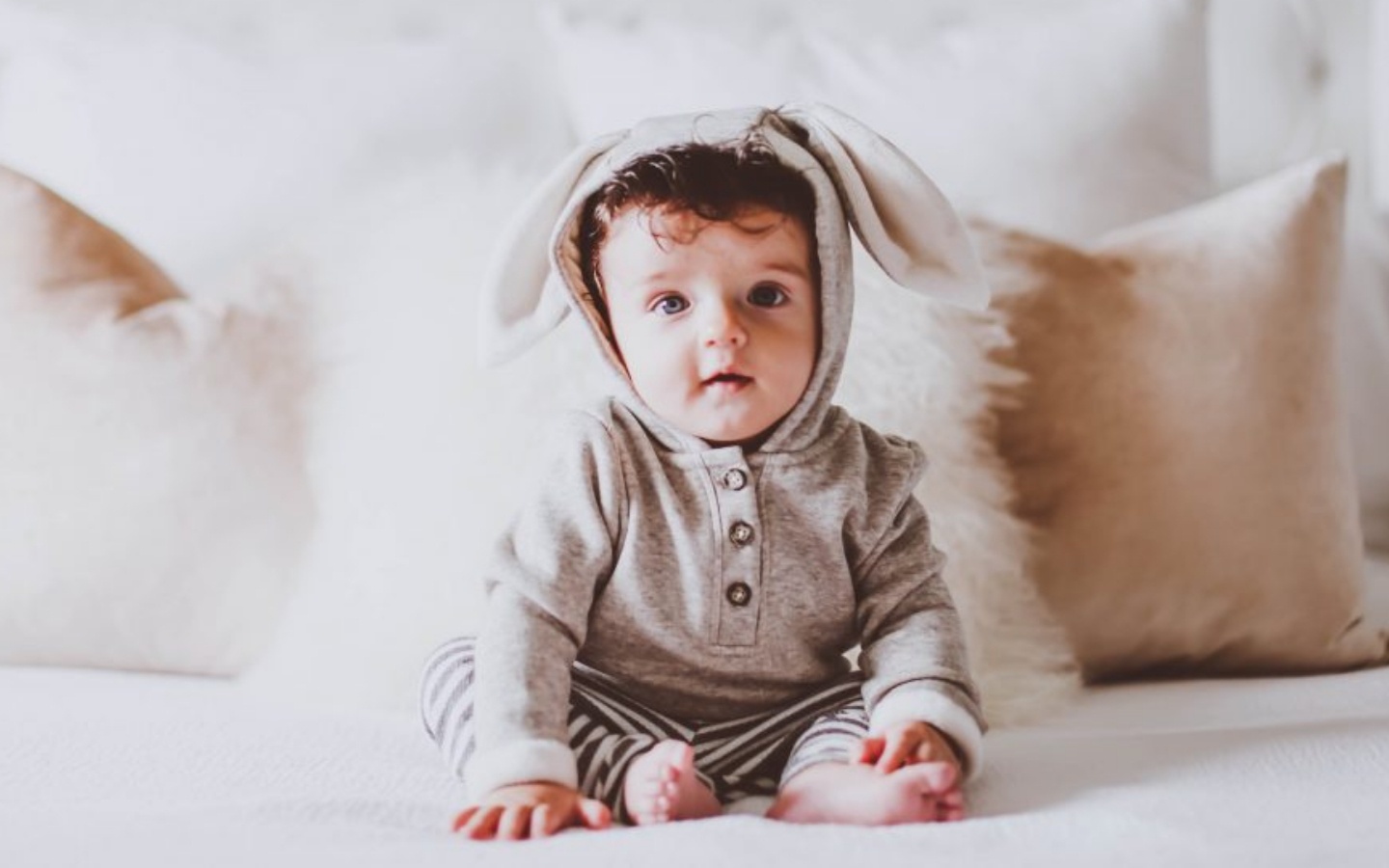 Tan chay voi thoi trang em be sieu dang yeu va sanh dieu hinh anh