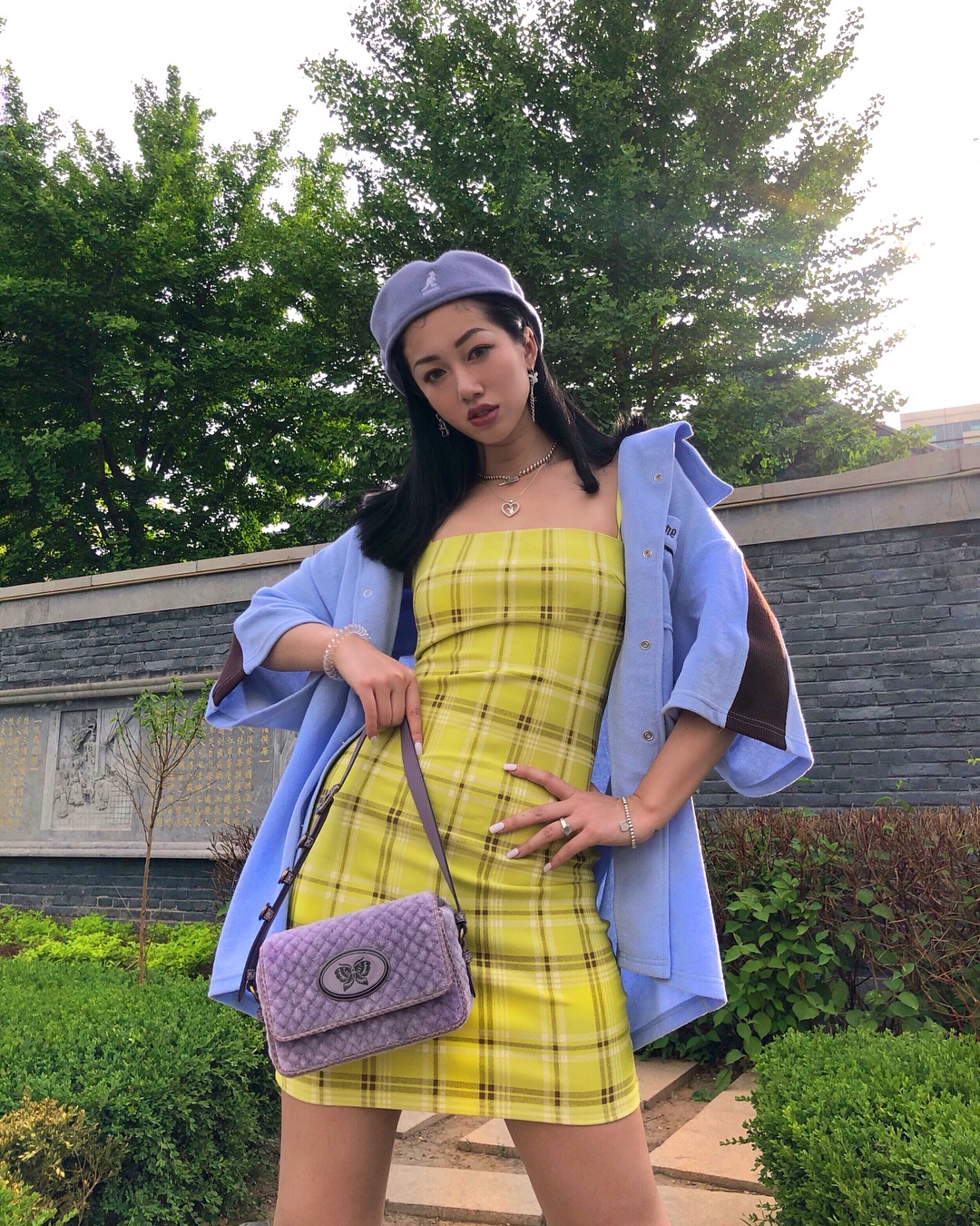 trang phuc tong vang anh 9