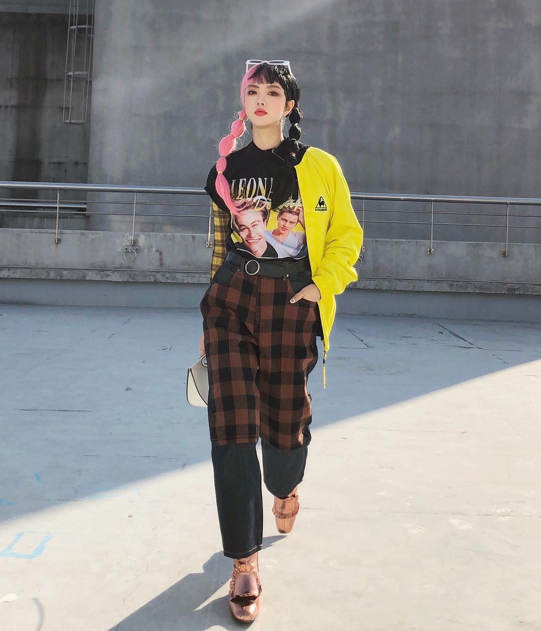 trang phuc tong vang anh 6