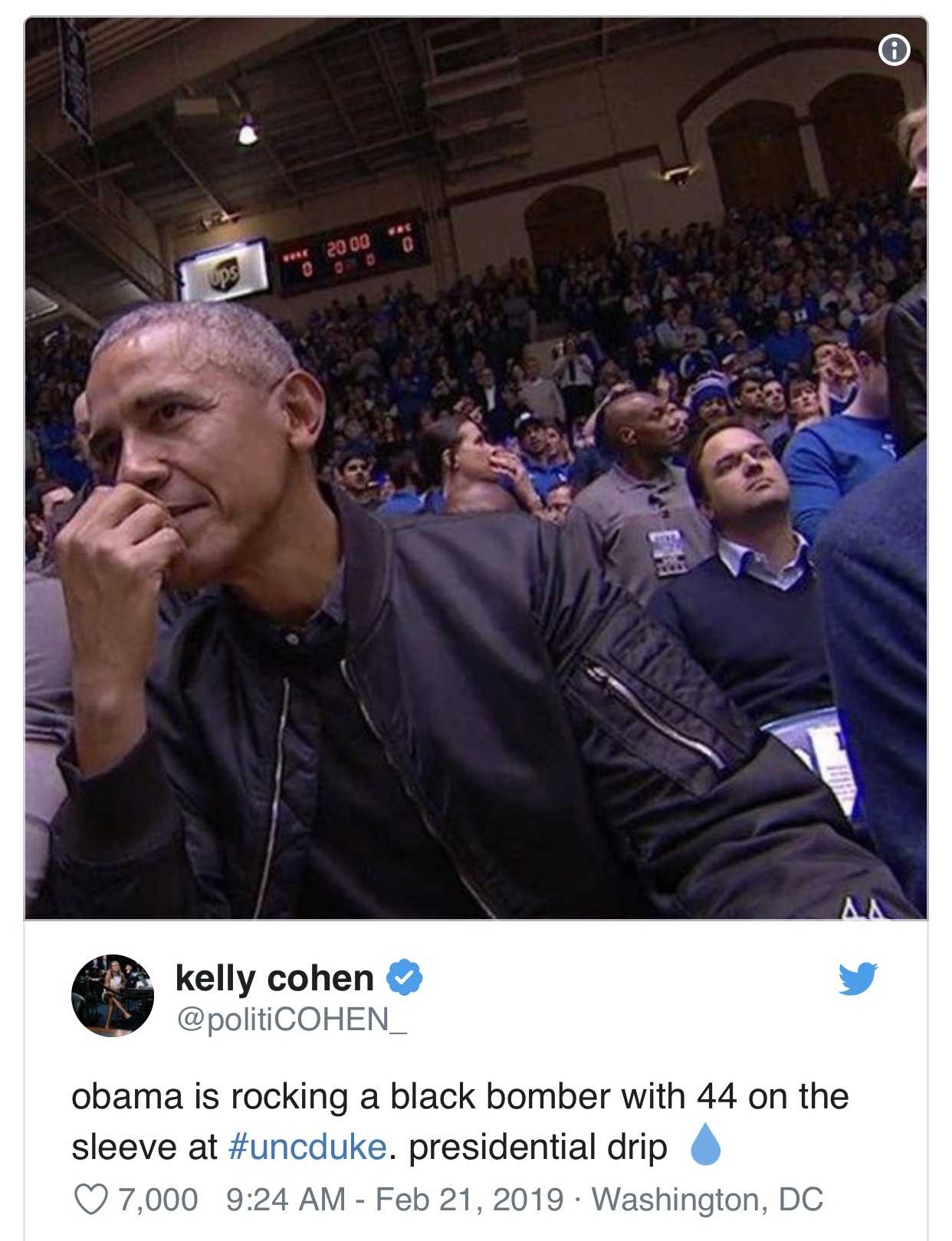 Obama diện bomber ảnh 3 Obama dien bomber anh 3