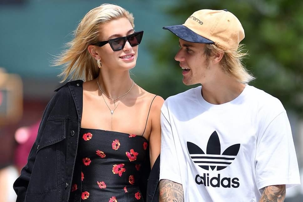 Hailey Bieber ảnh 1 Hailey Bieber anh 1