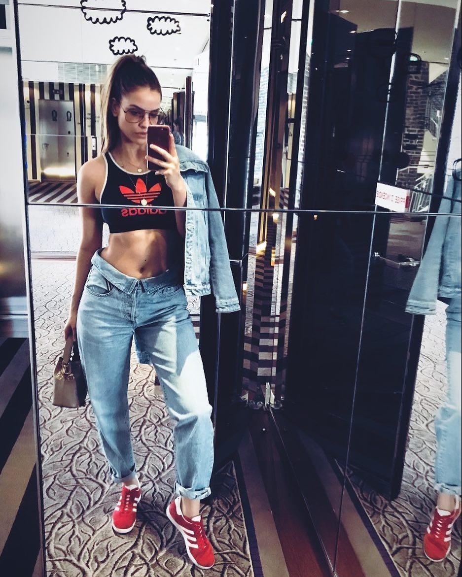 thien than Barbara Palvin anh 14