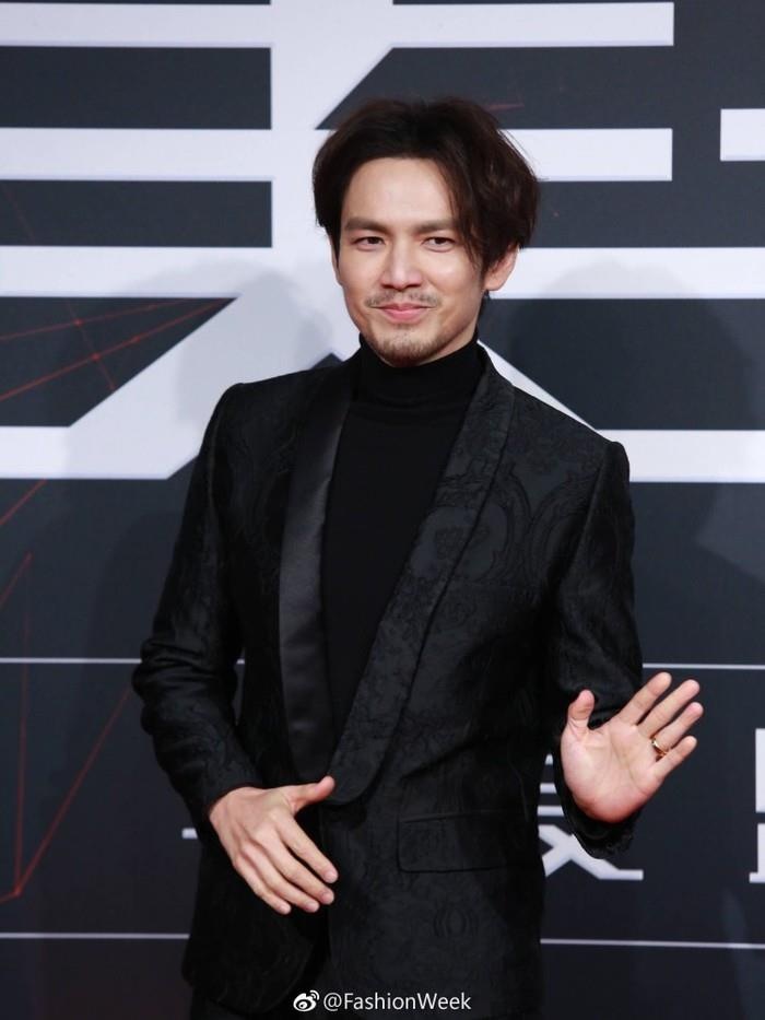 nam than Hoa gu anh 16