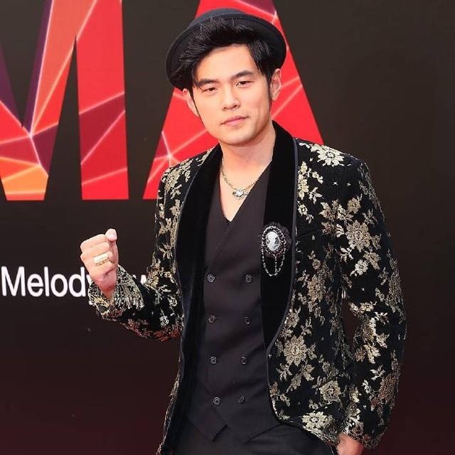 nam than Hoa gu anh 10