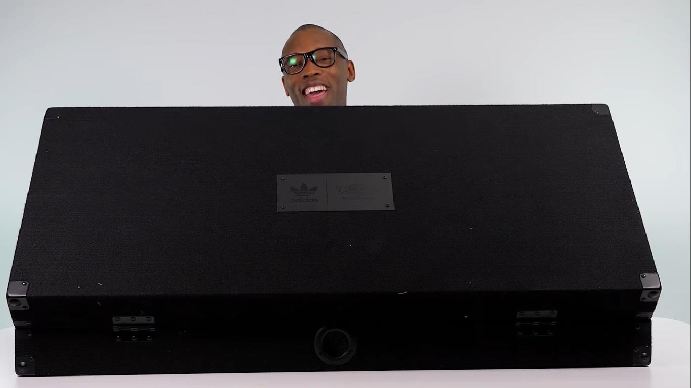 hop dung sneakers anh 13