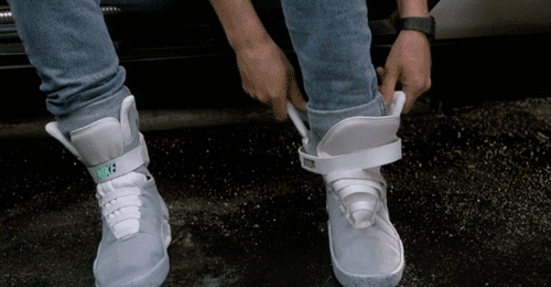 5 mau sneakers tu that day ban khong the bo qua hinh anh