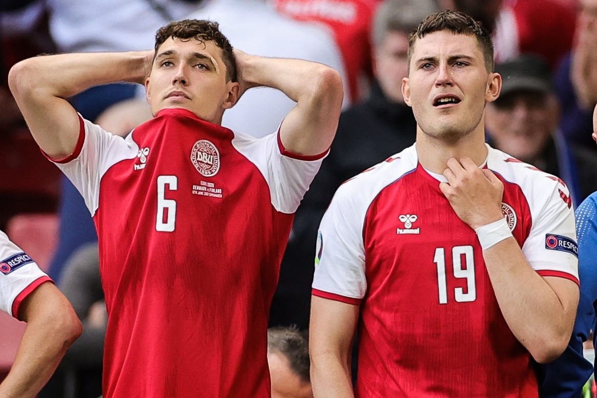 Video Dan Mach - Phan Lan: Eriksen bat tinh du khong co va cham hinh anh