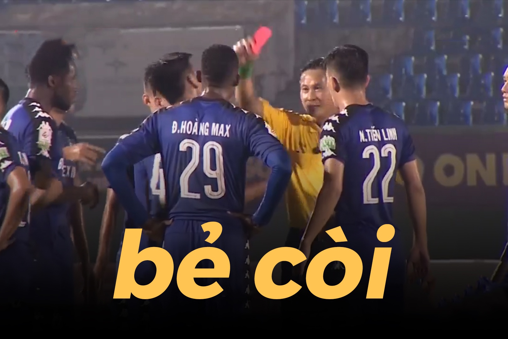 Hon 11 nam, 10 lan trong tai V.League be coi hinh anh