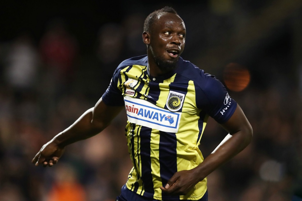 Usain Bolt ghi ban dau tien cho doi bong chuyen nghiep hinh anh