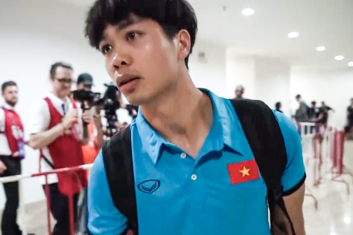 Cong Phuong roi san trong tieng ho reo cua CDV Viet Nam hinh anh