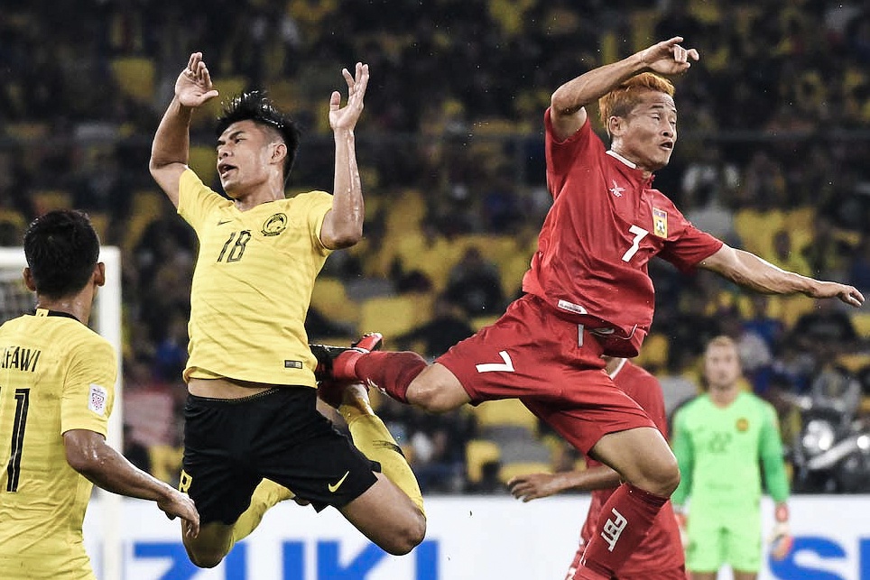 Thua lien 2 tran, 'Messi Lao' van tu tin lot vao ban ket AFF Cup hinh anh