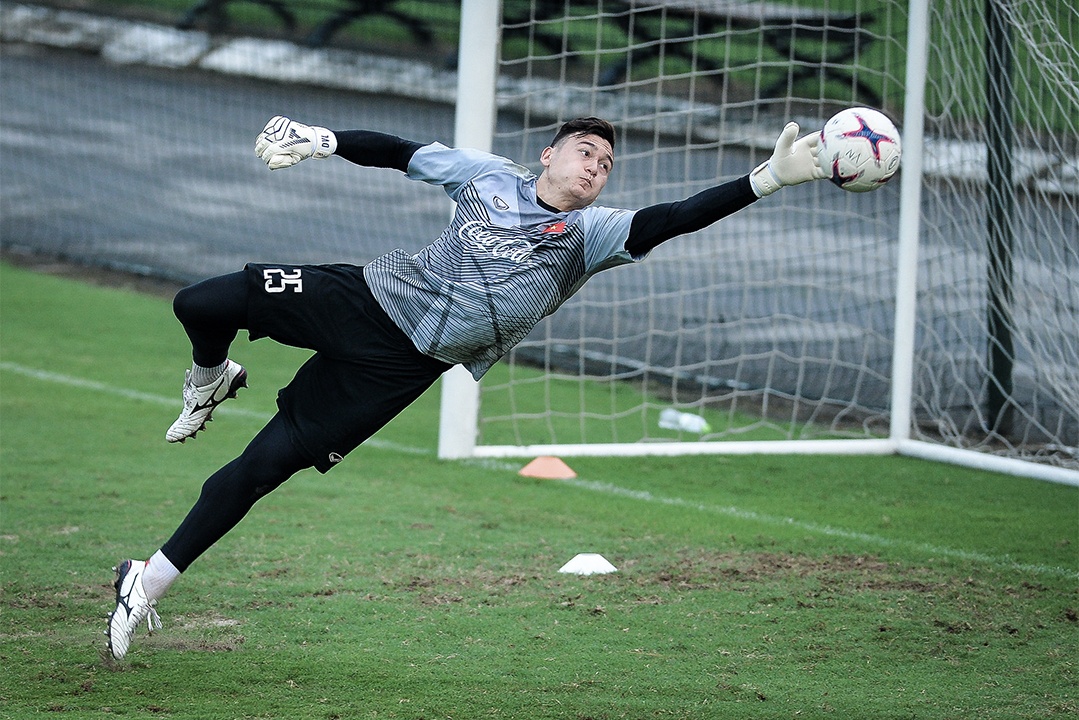 Duong Hong Son: 'Van Lam se hon toi nhieu' hinh anh