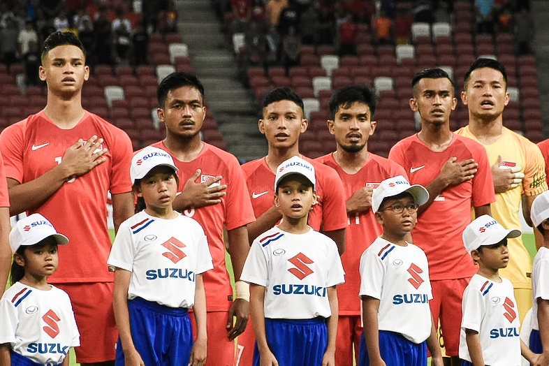 Doi tuyen Singapore - cuu vuong troi day hinh anh