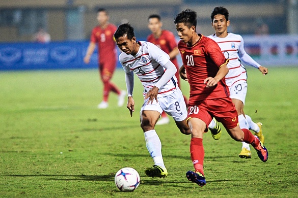 Ban thang dau tien tai AFF Cup cua Phan Van Duc hinh anh