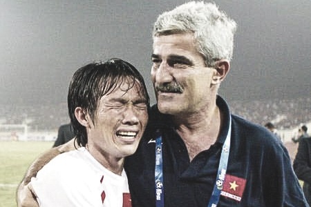 Khong phai Cong Vinh, HLV Calisto yeu quy ai nhat the he 2008? hinh anh