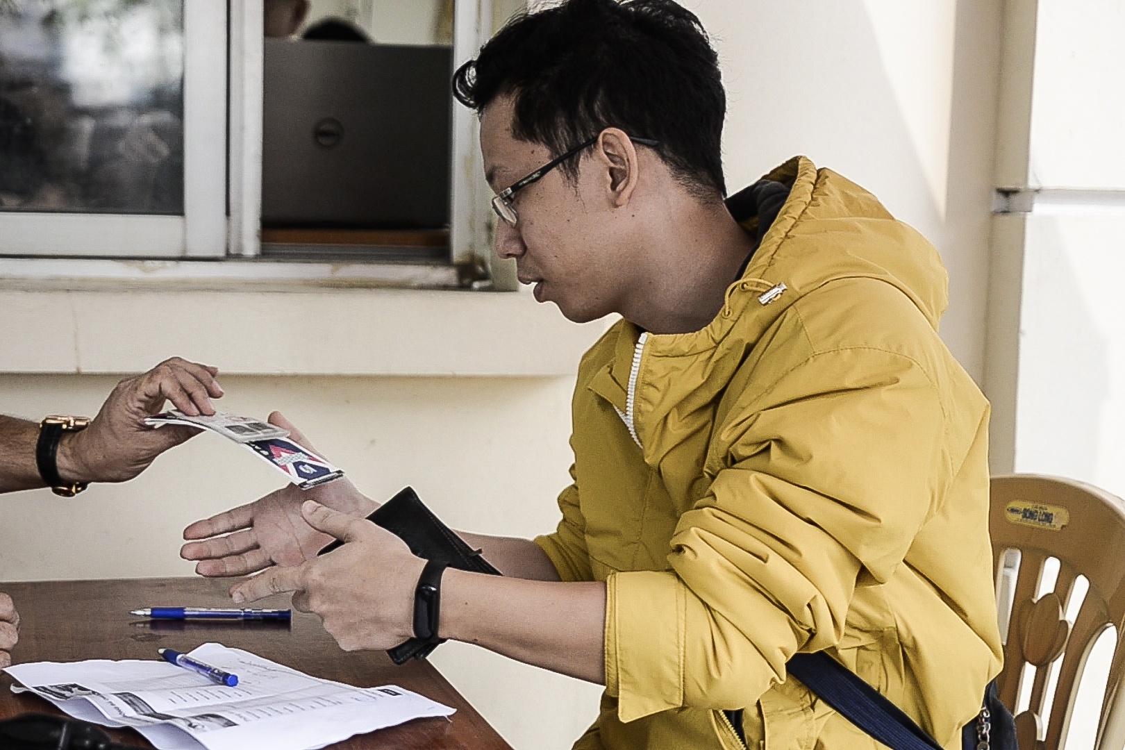 Fan hai long vi thu tuc nhan ve online rat nhanh hinh anh