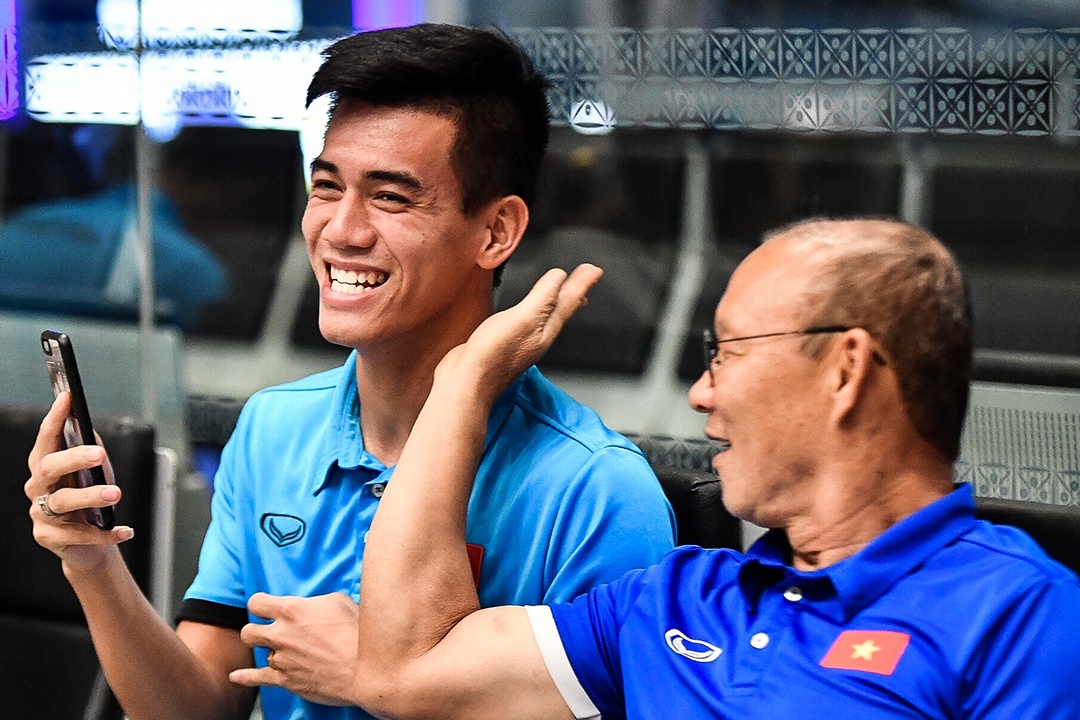 Doi tuyen Viet Nam roi Malaysia ve nuoc hinh anh