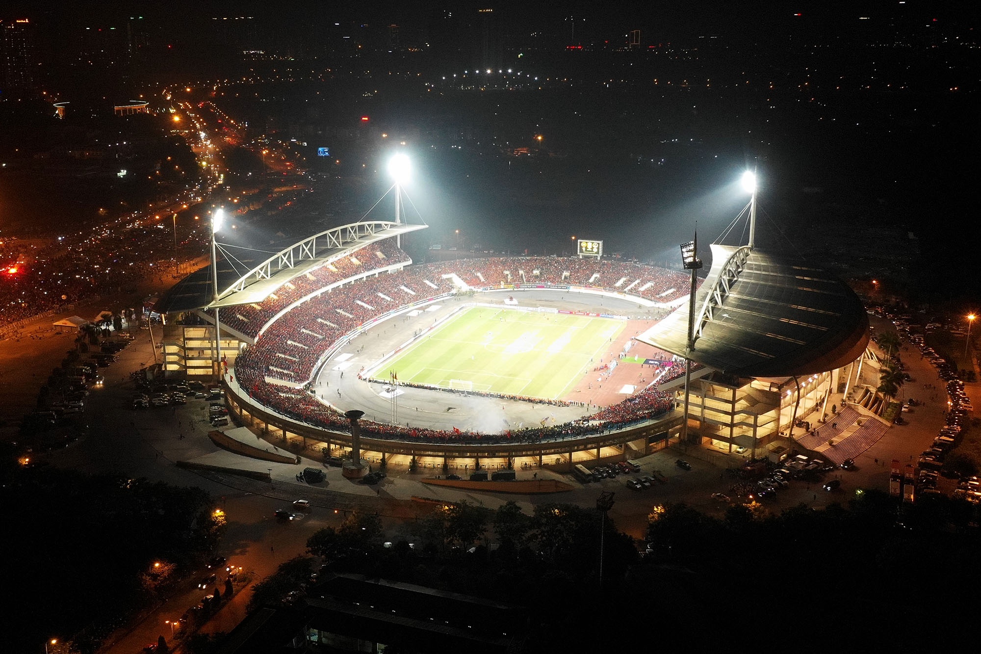 My Dinh lung linh anh den an mung Viet Nam vo dich AFF Cup hinh anh