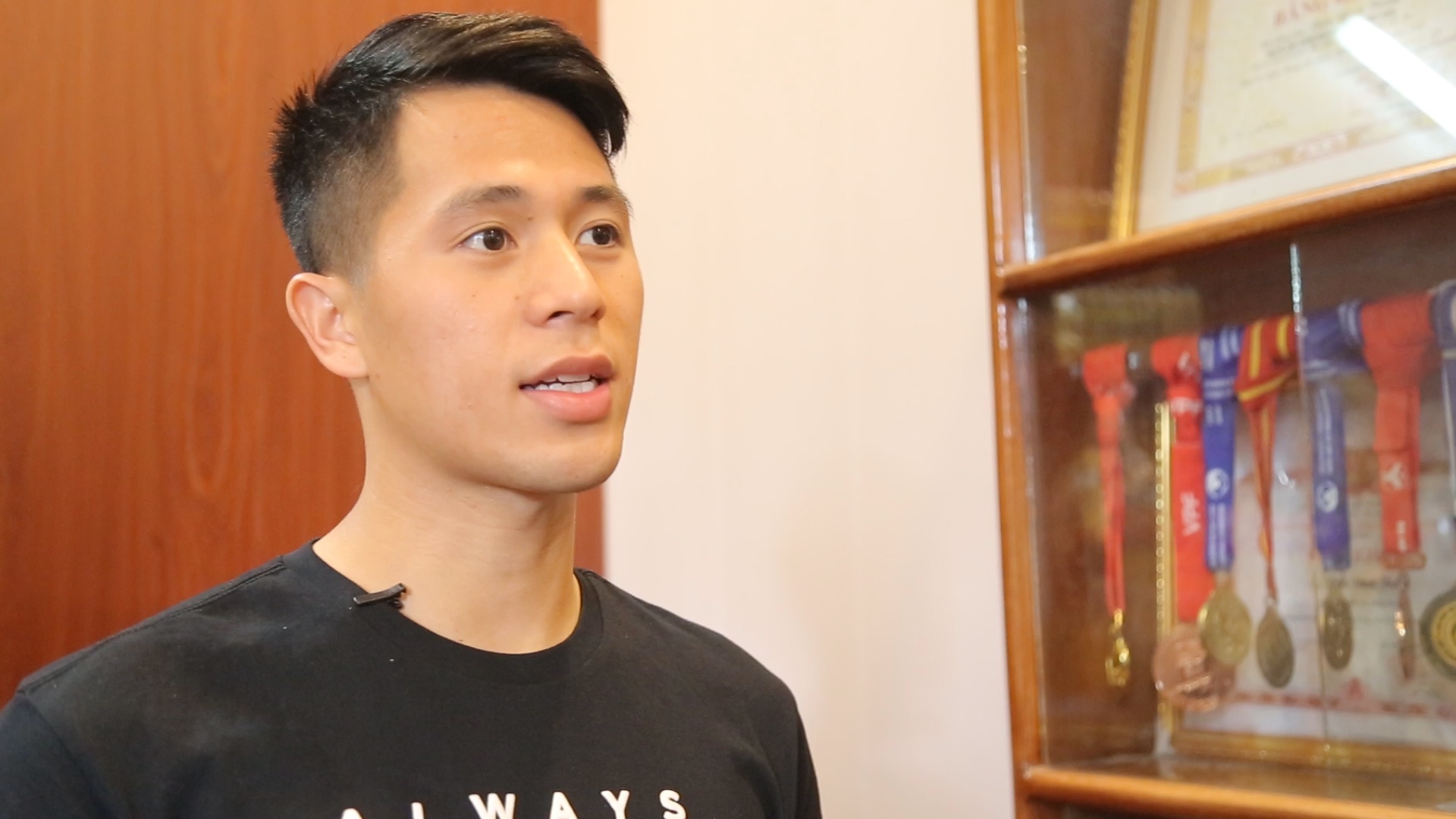 Dinh Trong chia se ve tam huy chuong AFF Cup va U23 chau A hinh anh