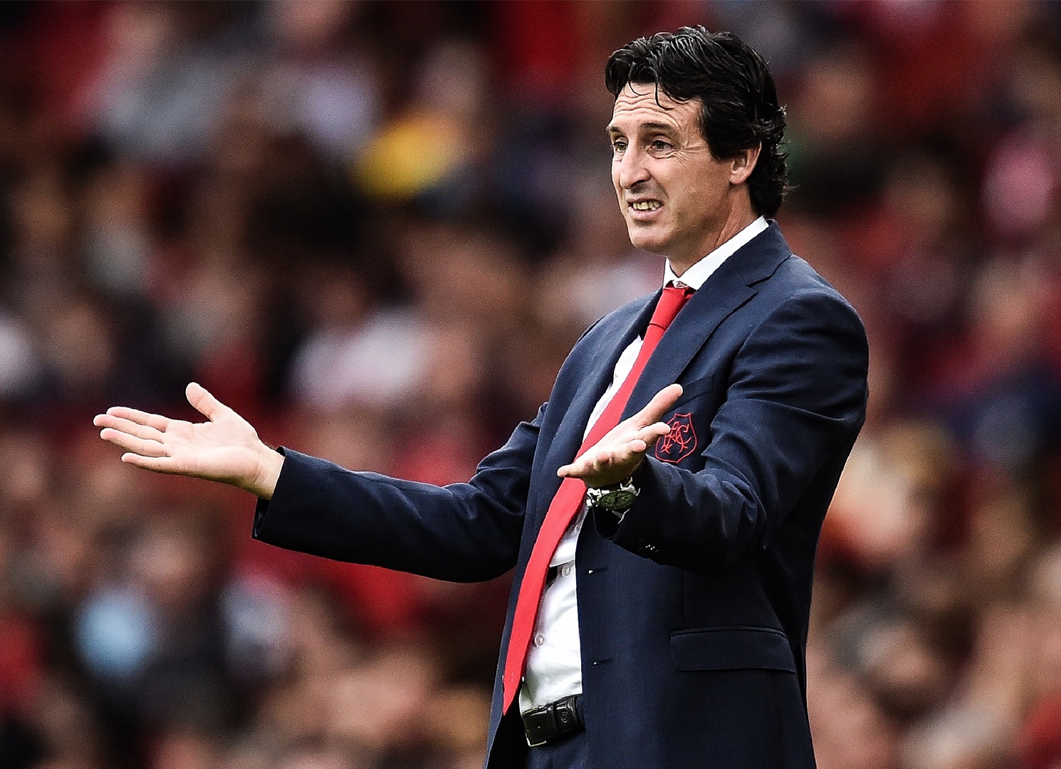 HLV Emery noi gi ve 2 qua phat 11 m trong tran gap Liverpool? hinh anh