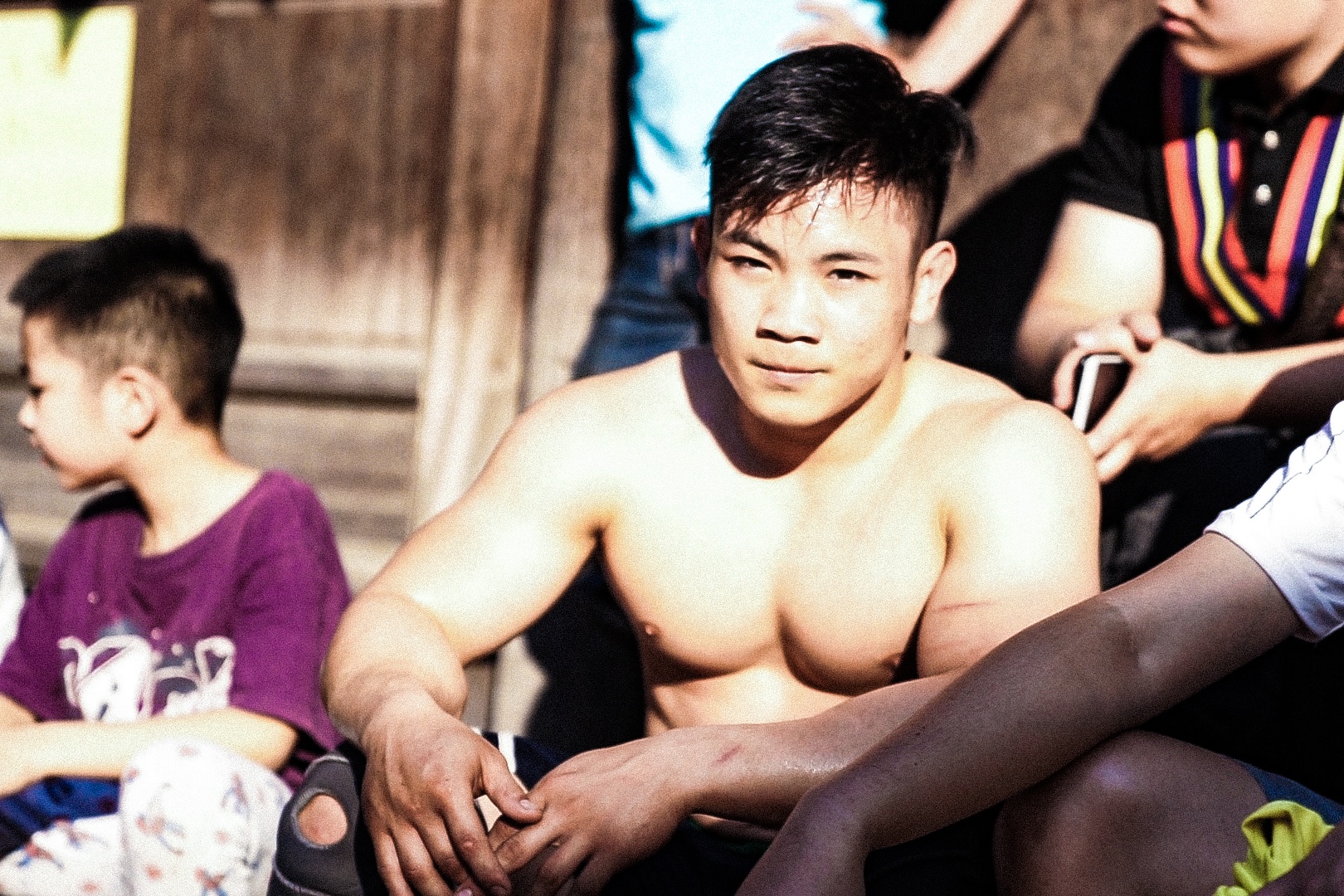 Tuyen thu chuyen nghiep 'khuay dao' hoi vat Mai Dong hinh anh