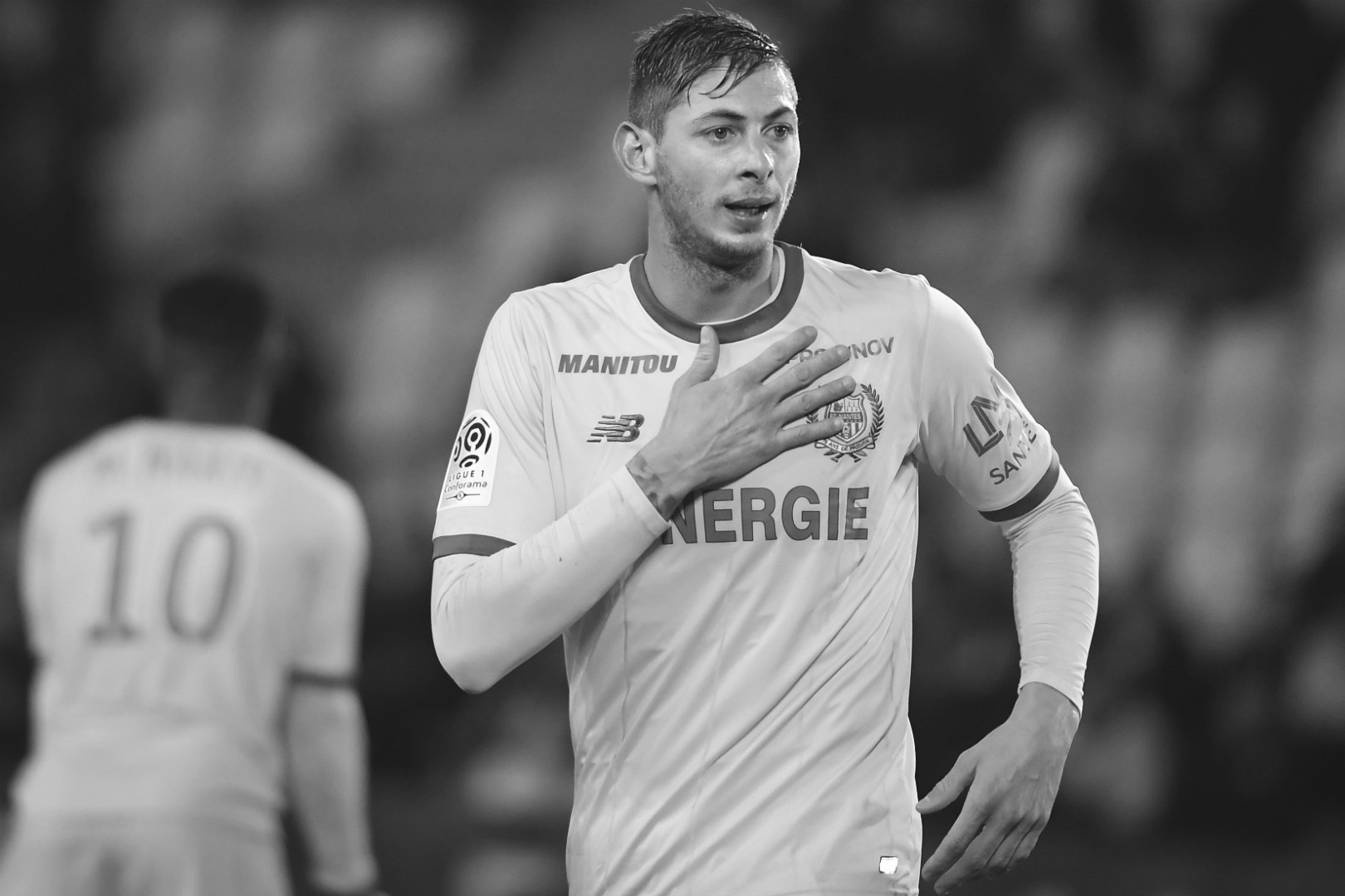 Anh ho cua Sala nghi ngo co uan khuc dang sau bi kich may bay roi hinh anh