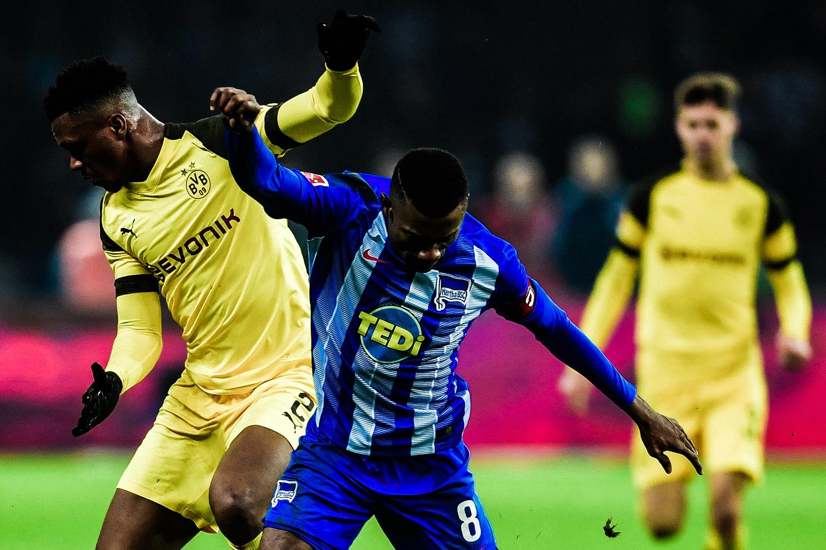 Highlights Bundesliga: Hertha Berlin 2-3 Dortmund hinh anh