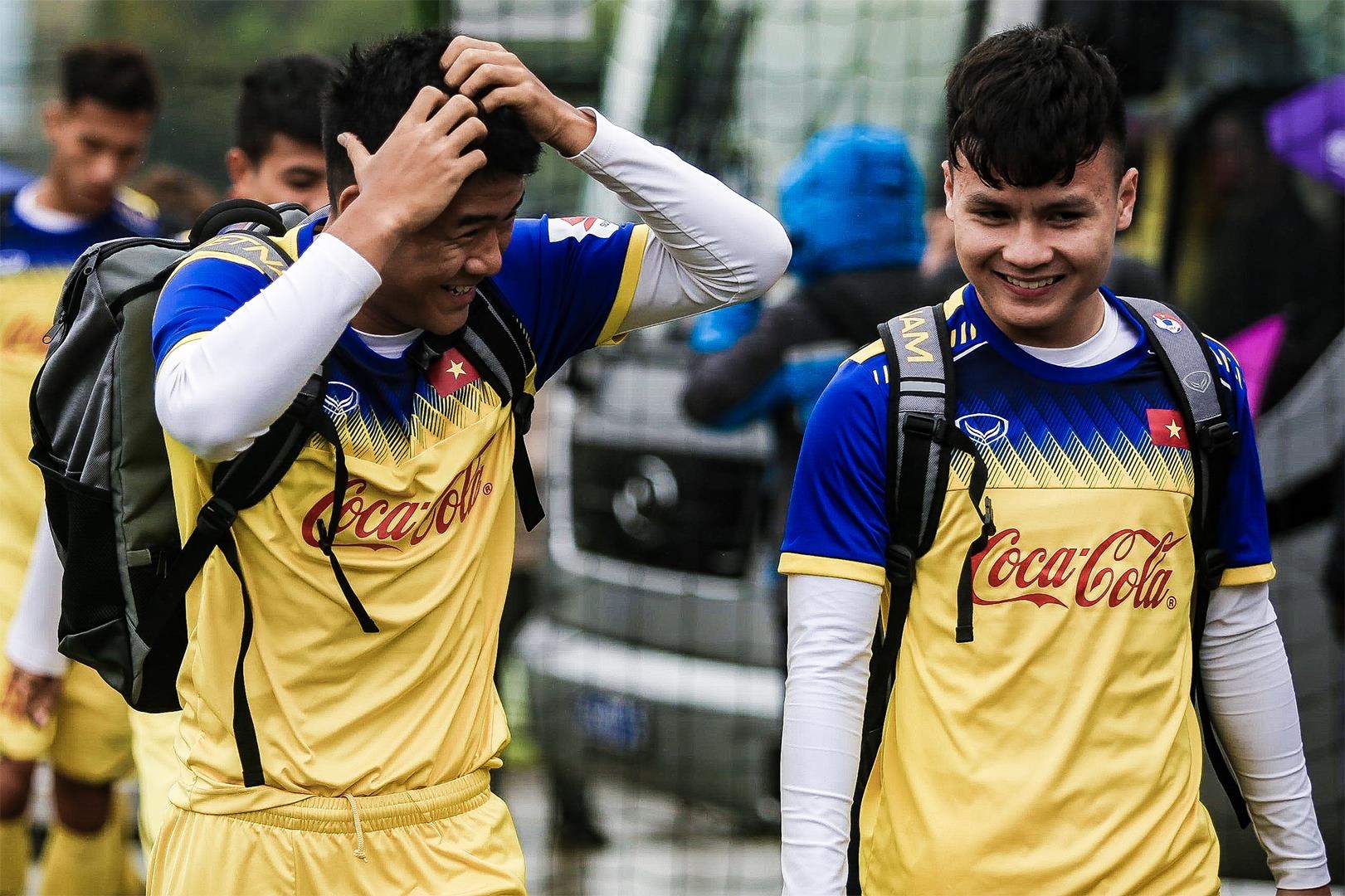 U23 Viet Nam doi mua tap luyen duoi cai lanh 18 do C hinh anh