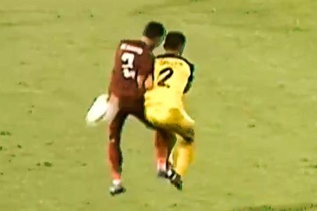 Pha va cham khien cau thu U23 Brunei phai nhap vien hinh anh