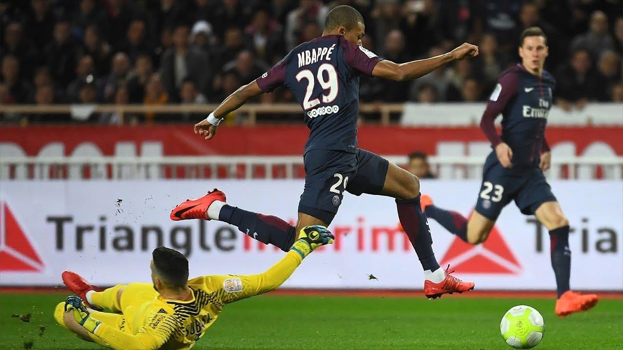Nhin lai khoanh khac Mbappe di bong lat leo truoc Nantes hinh anh