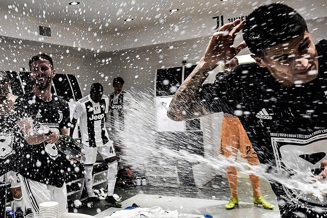 Cau thu Juventus 'lam loan' phong thay do sau khi vo dich Serie A hinh anh