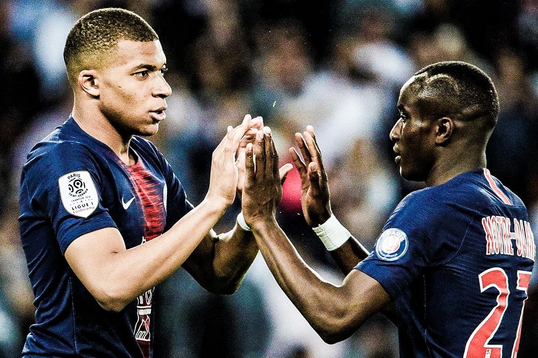 Mbappe lap hat-trick giup PSG vo dich som 5 vong hinh anh