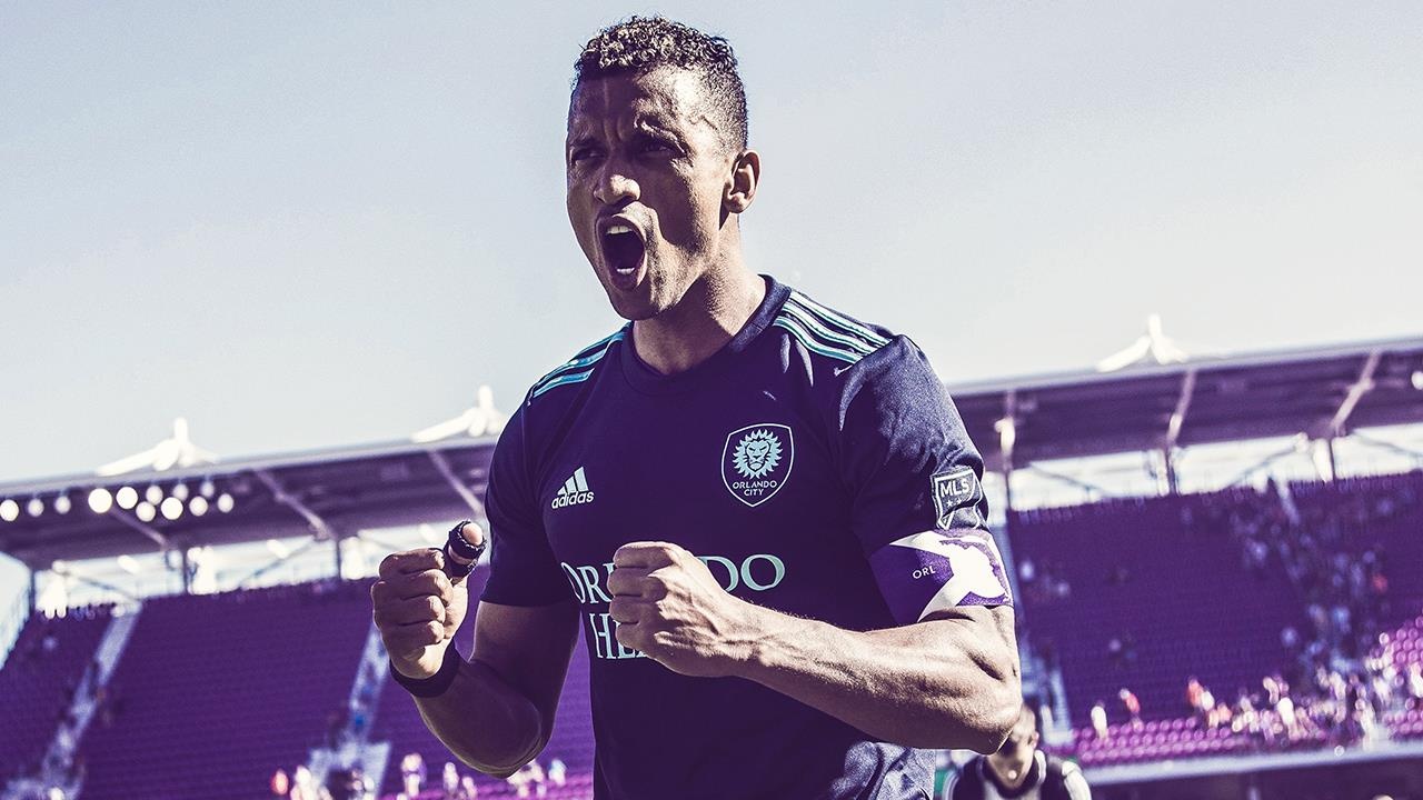 Cuu sao MU ghi ban tran thu 4 lien tiep tren dat My hinh anh